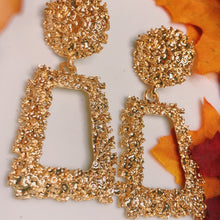 Load image into Gallery viewer, It Girl Earrings
