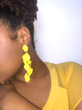 Load image into Gallery viewer, Yellow Blossom Earrings
